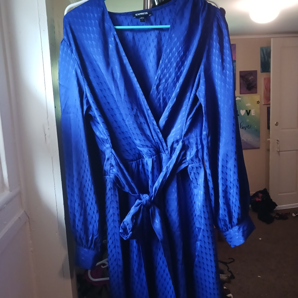 Blue houndstooth flowy dress